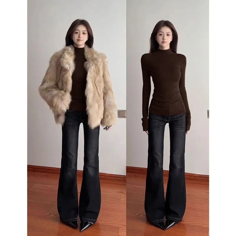 Base Layer Top - بلوزة نسائية ضيقة برقبة عالية بتصميم